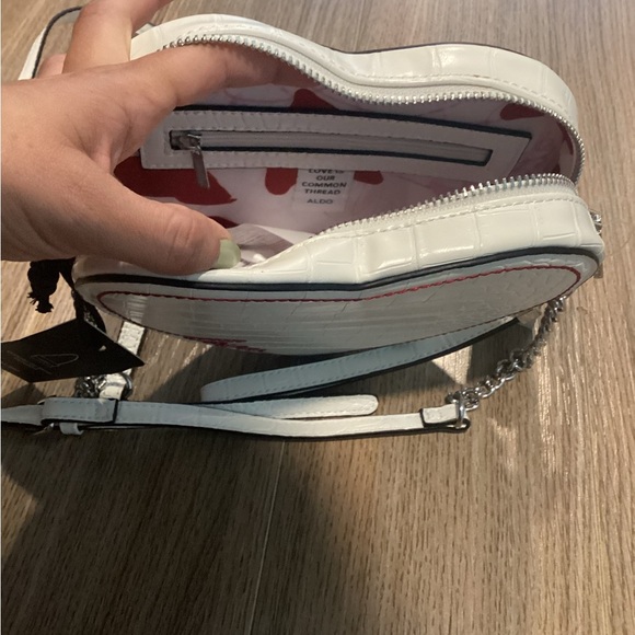 Aldo Parrawe Heart-Shaped White Crossbody Bag – NWT - Picture 3 of 4